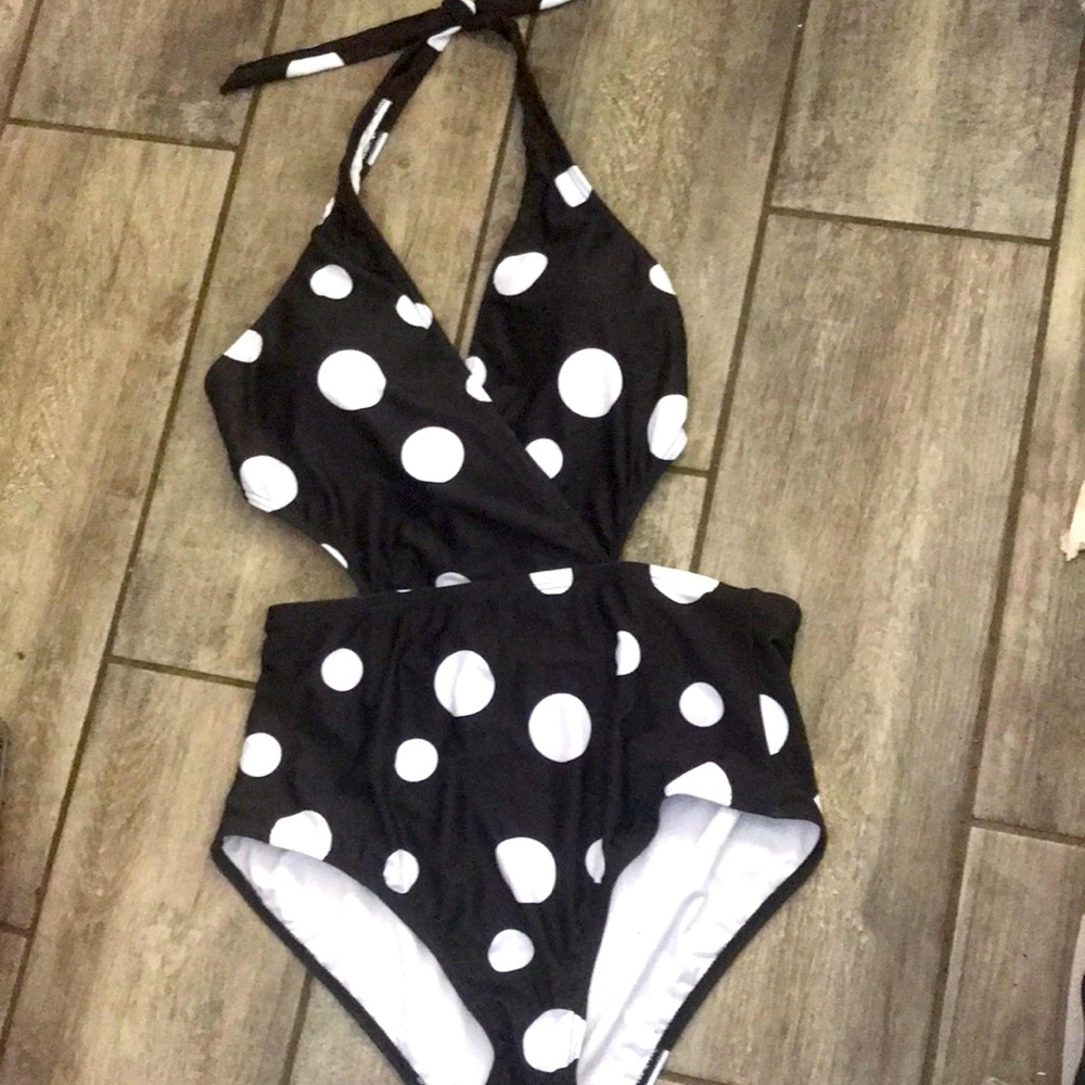 Zeraca swimsuit. NWT